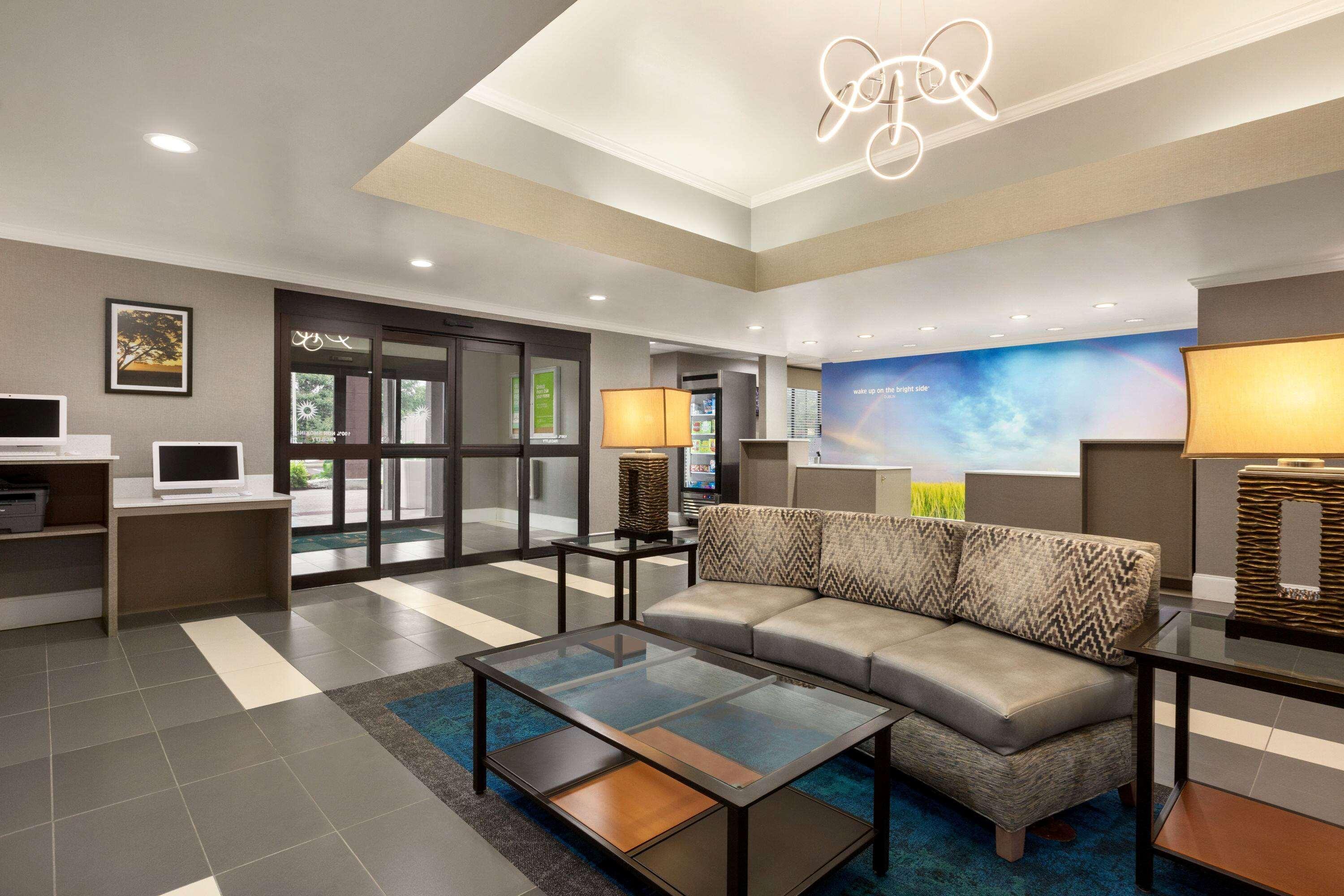 La Quinta By Wyndham Dublin Hotel Exterior photo