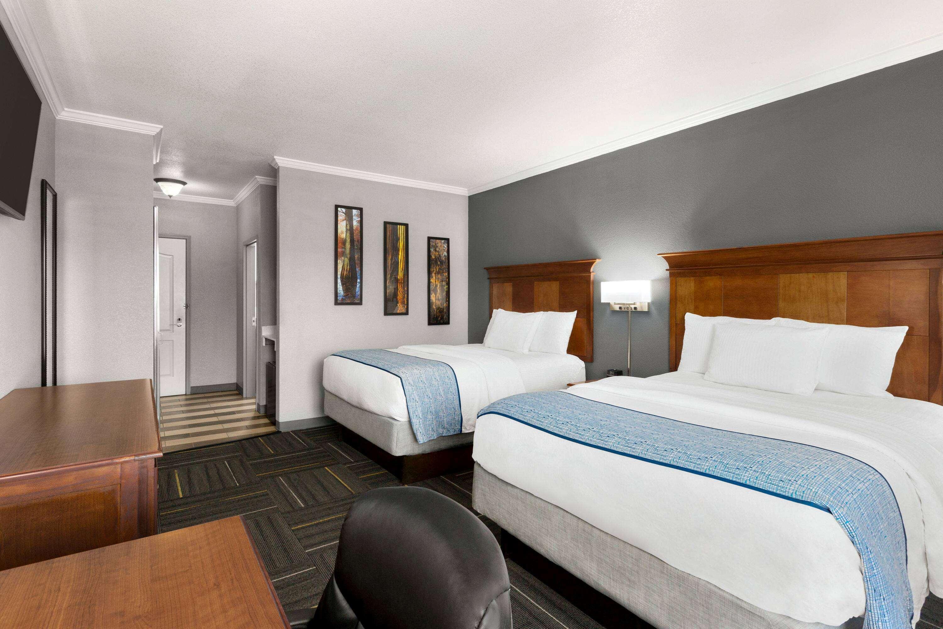 La Quinta By Wyndham Dublin Hotel Exterior photo